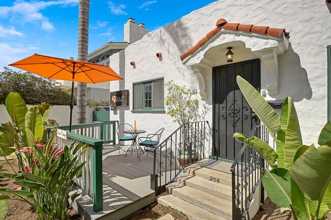 954 C Ave in Coronado, CA - Building Photo - Building Photo
