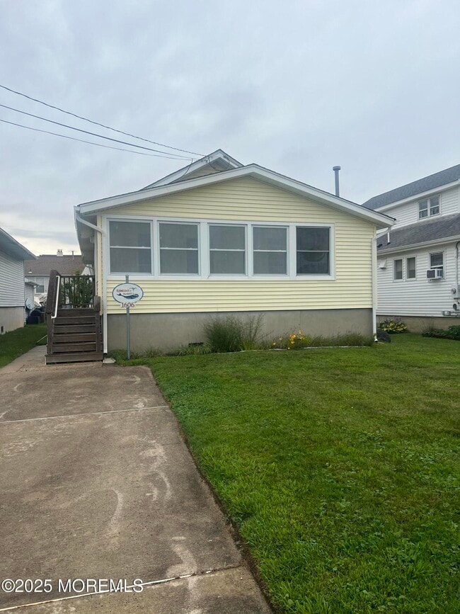 1606 Riviera Ave in Toms River, NJ - Building Photo - Building Photo