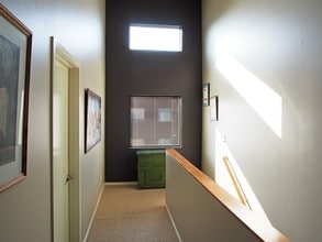 8515 N Kellogg St, Unit 2-6 in Portland, OR - Foto de edificio - Building Photo