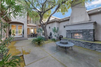 904 Pont Chartrain Dr in Las Vegas, NV - Building Photo - Building Photo
