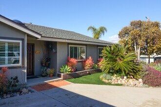 5495 El Arbol Dr in Carlsbad, CA - Building Photo - Building Photo
