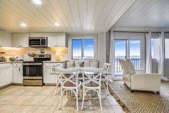 23223 Front Beach Rd in Panama City Beach, FL - Building Photo - Building Photo