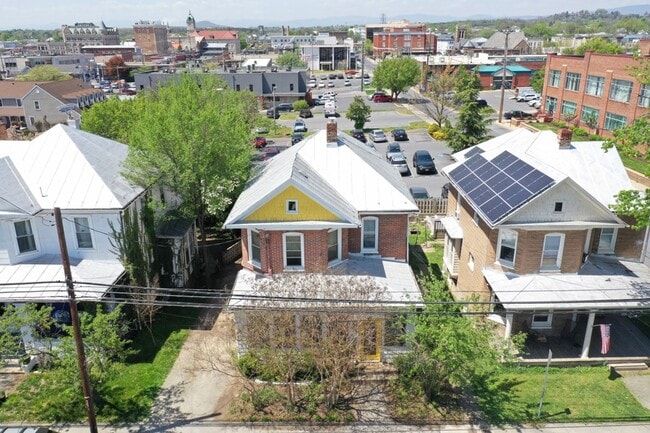 81 Broad St in Harrisonburg, VA - Building Photo - Building Photo