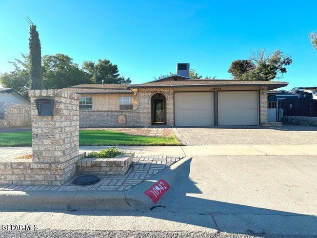 10942 Miller Barber Dr in El Paso, TX - Building Photo - Building Photo