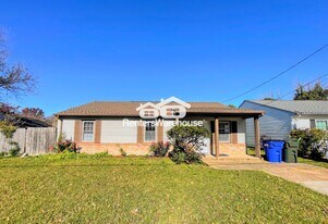 1074 Bland St in Norfolk, VA - Building Photo