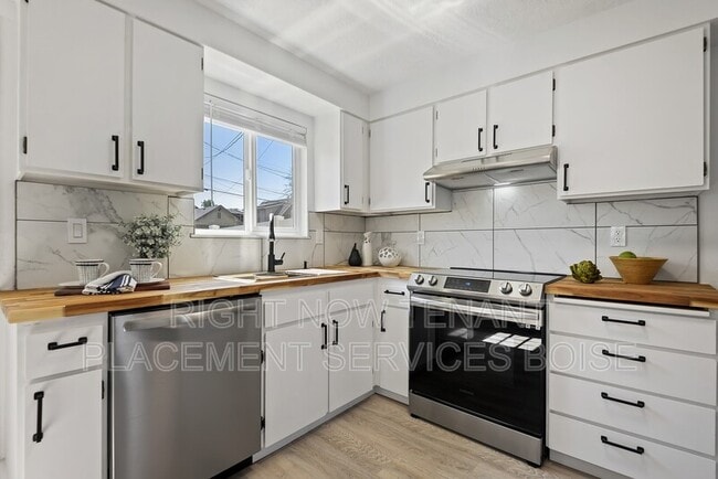 property at 918 N 32nd St