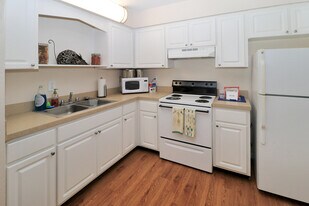 Greenway in Sarasota, FL - Building Photo