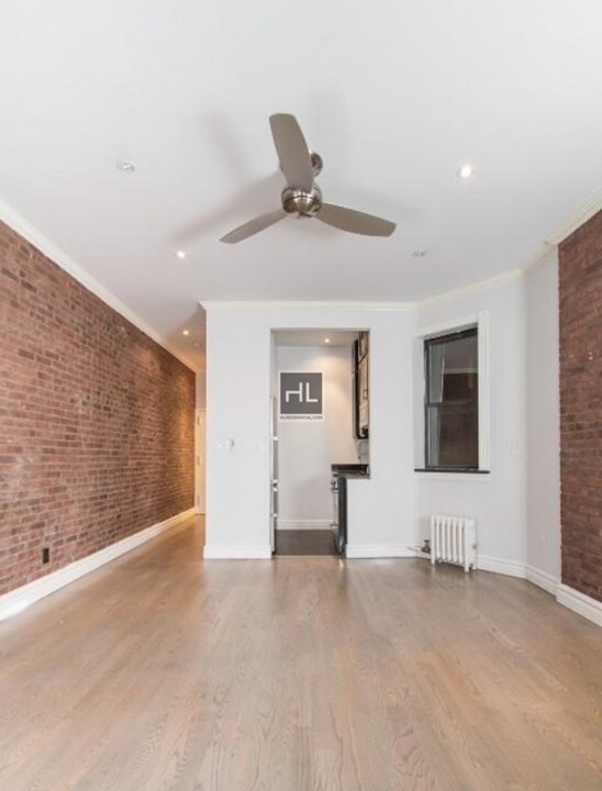 Tenth Avenue in New York, NY - Building Photo