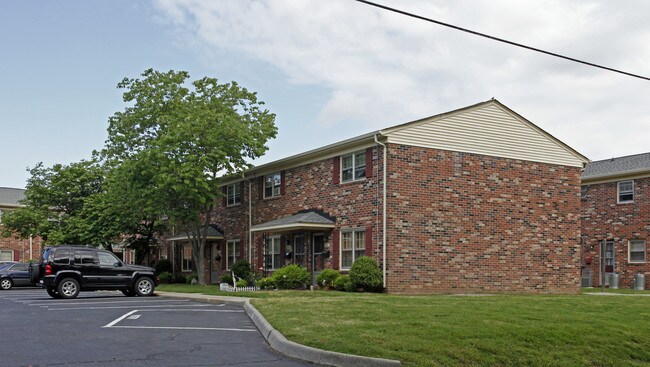 Marlboro Apartments in Williamsburg, VA - Foto de edificio - Building Photo