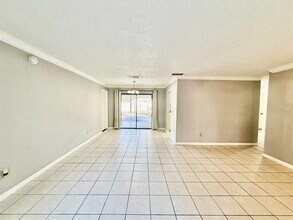 4223 Summerdale Dr in Tampa, FL - Building Photo - Building Photo