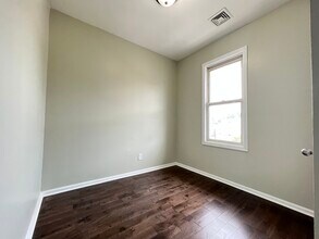 908 Bergen St, Unit 3 in Newark, NJ - Building Photo - Building Photo