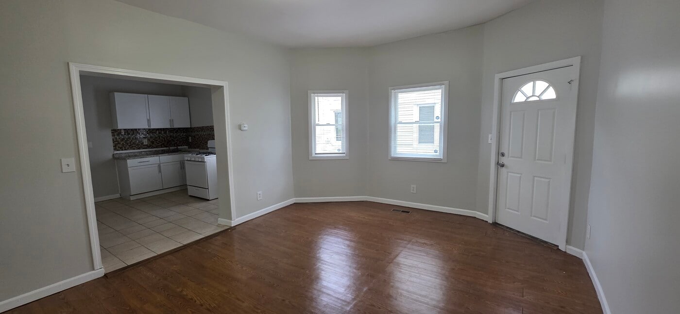 86 Sanford Ave, Unit 1 in Bridgeport, CT - Foto de edificio