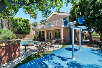 5512 E Campo Bello Dr in Scottsdale, AZ - Building Photo - Building Photo