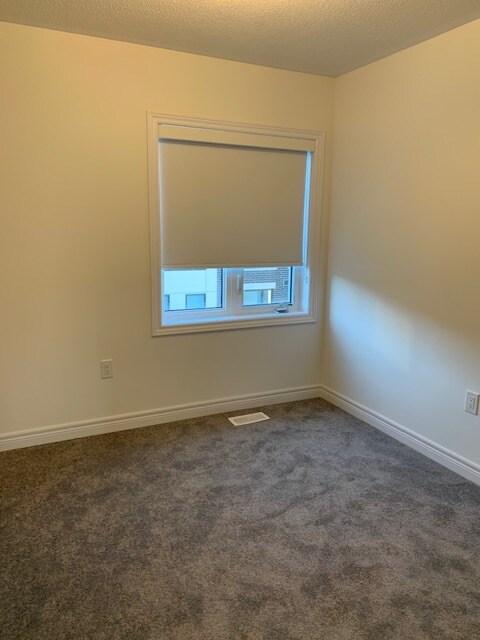 3 Steamboat Wy in Whitby, ON - Building Photo