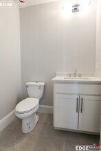 2 Oakland St, Unit 1 in Boston, MA - Foto de edificio - Building Photo