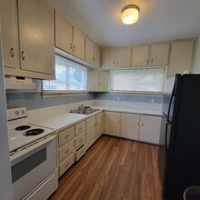 319 SE Rose St in Roseburg, OR - Foto de edificio - Building Photo