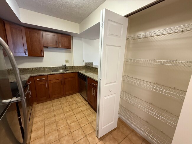 325 Franklin St, Unit 504 in Cambridge, MA - Foto de edificio - Building Photo