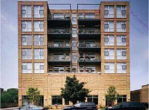 1572 Maple Ave in Evanston, IL - Building Photo - Building Photo