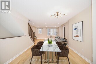 462 LeBoutillier Ave in Ottawa, ON - Building Photo - Building Photo