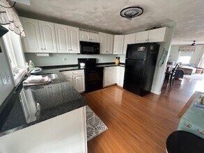84 Railroad Ave in Salisbury, MA - Building Photo - Building Photo