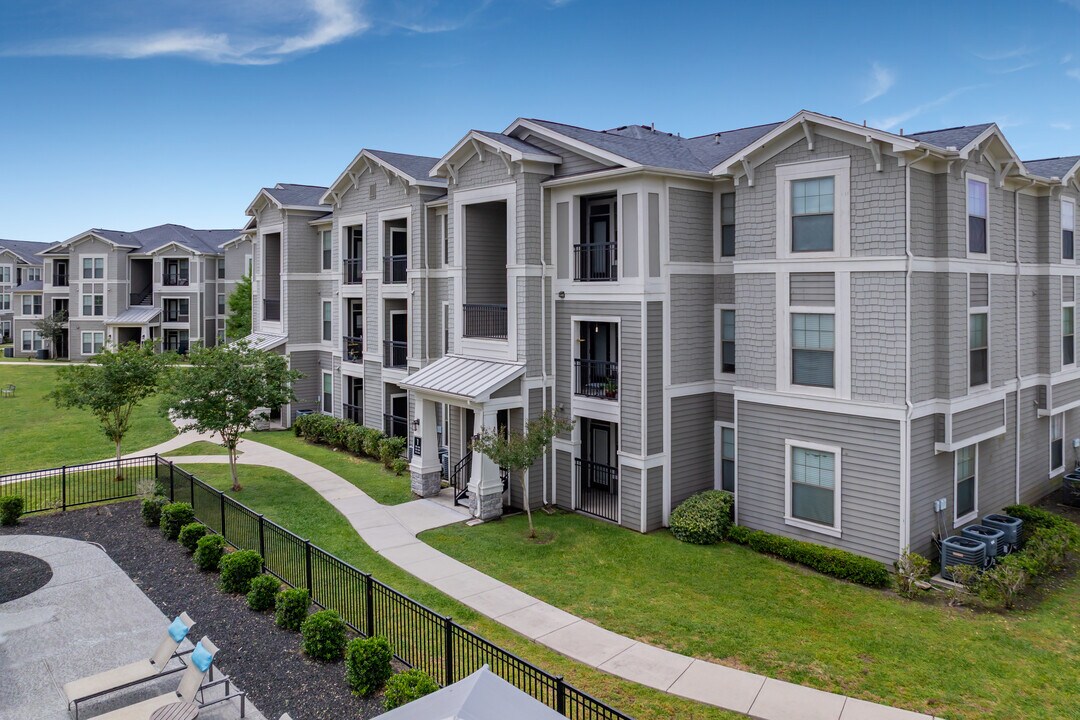 Aria Victoria in Victoria, TX - Building Photo