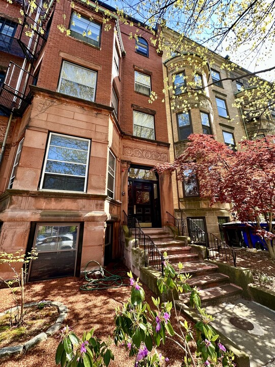 1071 Beacon St, Unit 4 in Brookline, MA - Foto de edificio