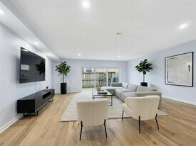 6009 E University Blvd in Dallas, TX - Building Photo