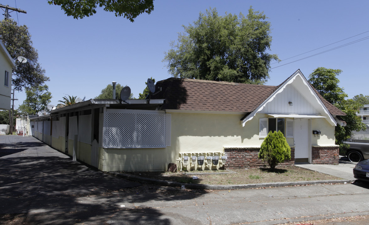 509 Lincoln Rd W in Vallejo, CA - Building Photo