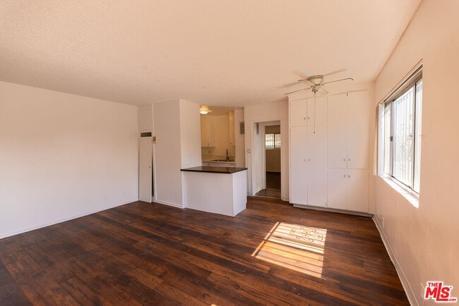 275 Lucas Ave in Los Angeles, CA - Building Photo - Building Photo