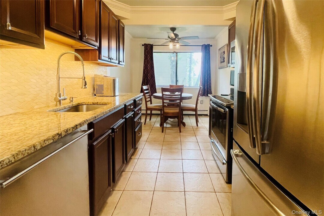 50 Dekalb Ave in White Plains, NY - Building Photo