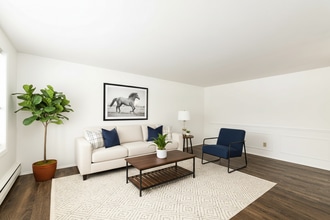 Amber Square Apartments and Townhomes in Lansing, MI - Foto de edificio - Building Photo