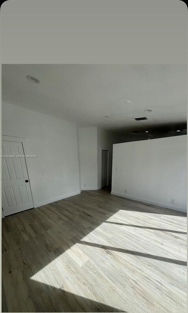 17191 SW 139th Ct in Miami, FL - Foto de edificio - Building Photo