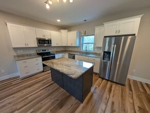 610 Salem Heights Ln in Swannanoa, NC - Building Photo - Building Photo