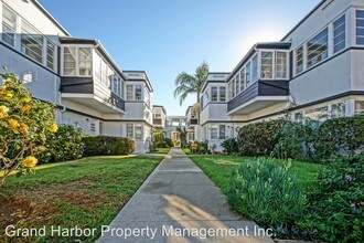 700 S Catalina Ave in Redondo Beach, CA - Building Photo - Building Photo