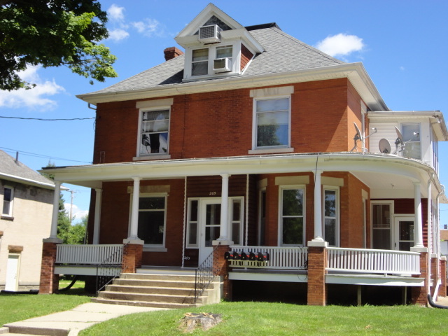 265 N Elm St in Platteville, WI - Building Photo - Building Photo