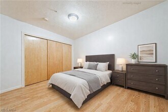 2222 Detroit Ave, Unit 917 in Cleveland, OH - Building Photo - Building Photo