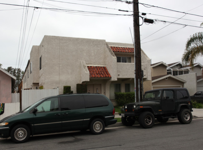 Alabama Apartments in Huntington Beach, CA - Building Photo - Building Photo