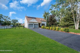 347 Cahill Rd in Toms River, NJ - Building Photo - Building Photo