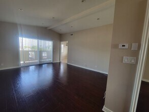 3240-3242 Cerritos Ave in Signal Hill, CA - Building Photo - Building Photo