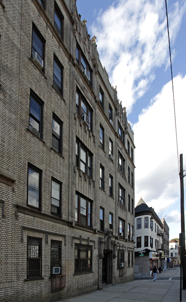 2701 John F Kennedy Blvd in Jersey City, NJ - Building Photo - Building Photo