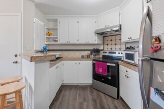 475 N Midway Dr in Escondido, CA - Building Photo - Building Photo