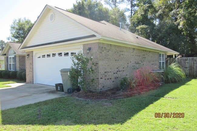 3365 Oleander Dr in Sumter, SC - Building Photo - Building Photo