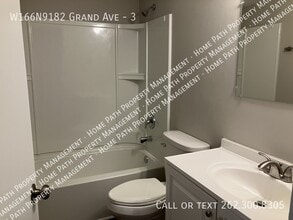 W166N9182 Grand Ave in Menomonee Falls, WI - Building Photo - Building Photo