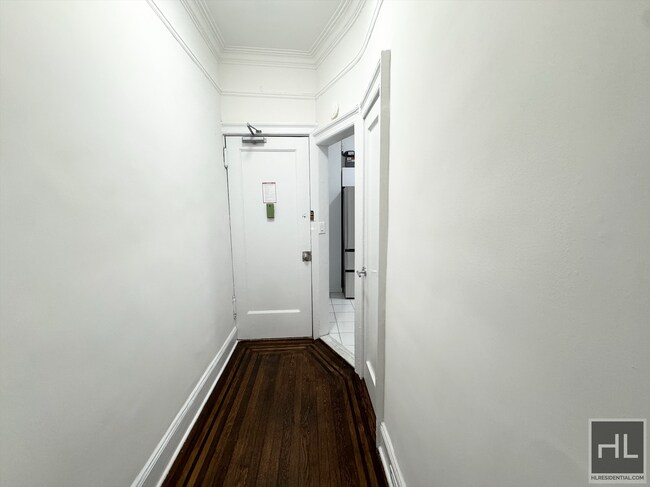 166 W 72nd St