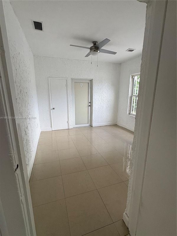 1560 NW 25th Ave in Miami, FL - Building Photo - Building Photo