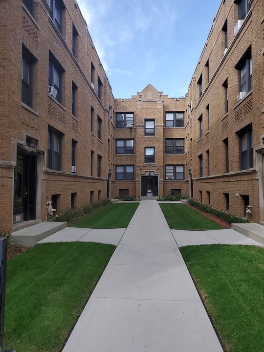 6520 N Glenwood Ave, Unit 1W in Chicago, IL - Building Photo