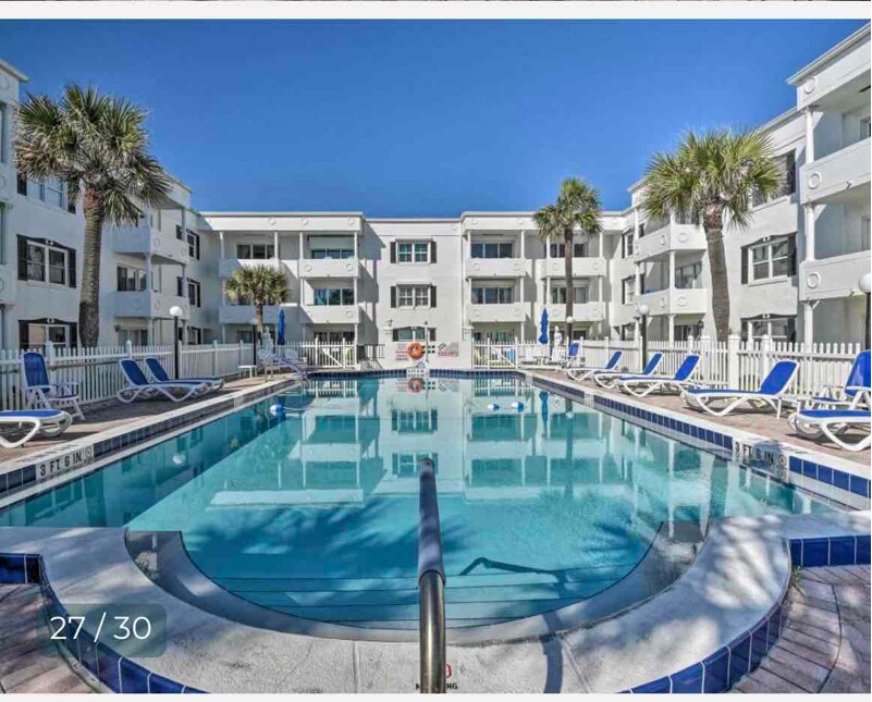 1926 Ocean Shore Blvd in Ormond Beach, FL - Building Photo