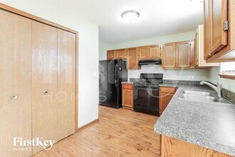 2017 Willow Ridge Dr in Round Lake Beach, IL - Building Photo - Building Photo