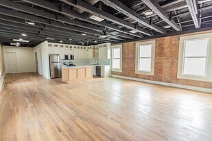 219 W Mulberry St in Kaufman, TX - Building Photo