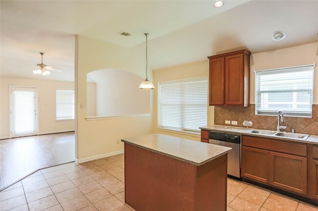 1327 Maple Ace Dr in Katy, TX - Building Photo - Building Photo